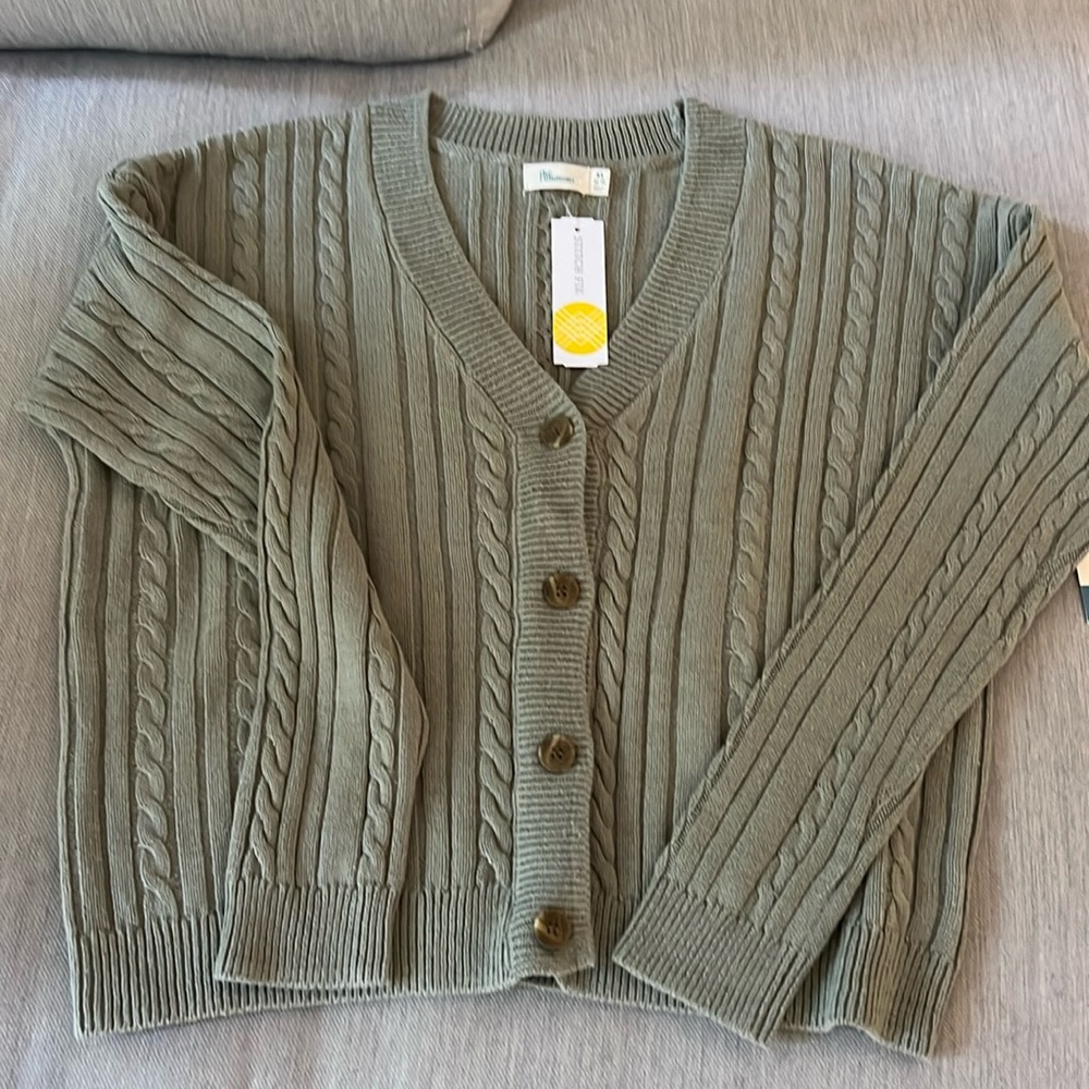 NWT! Oversized Cable Knit Sweater- Size 16-18 (Girls)
